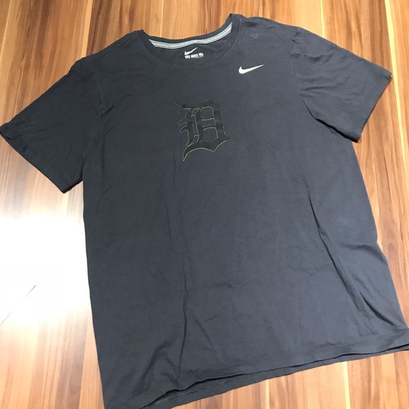 Nike Other - Nike Detroit Tigers Men’s T-Shirt Large Nike Other - Nike Detroit Tigers Men’s T-Shirt Large